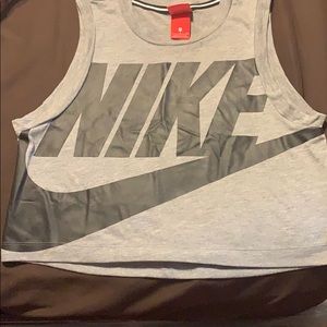 Crop new nike workout shirt